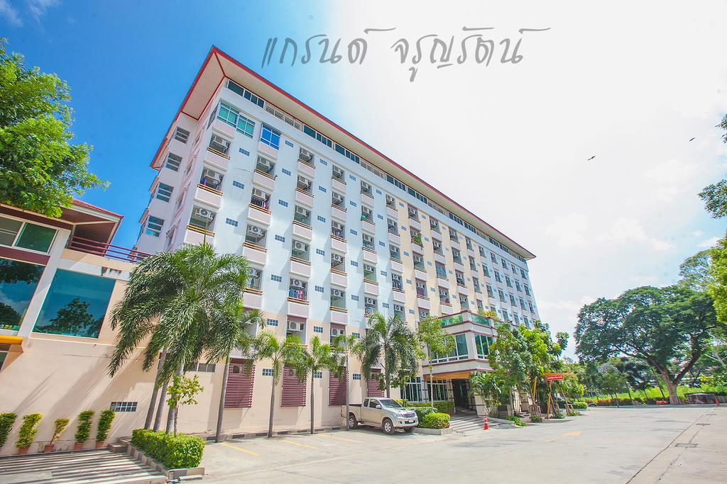 Grand Charoonrat Apartment Sara Buri Zewnętrze zdjęcie
