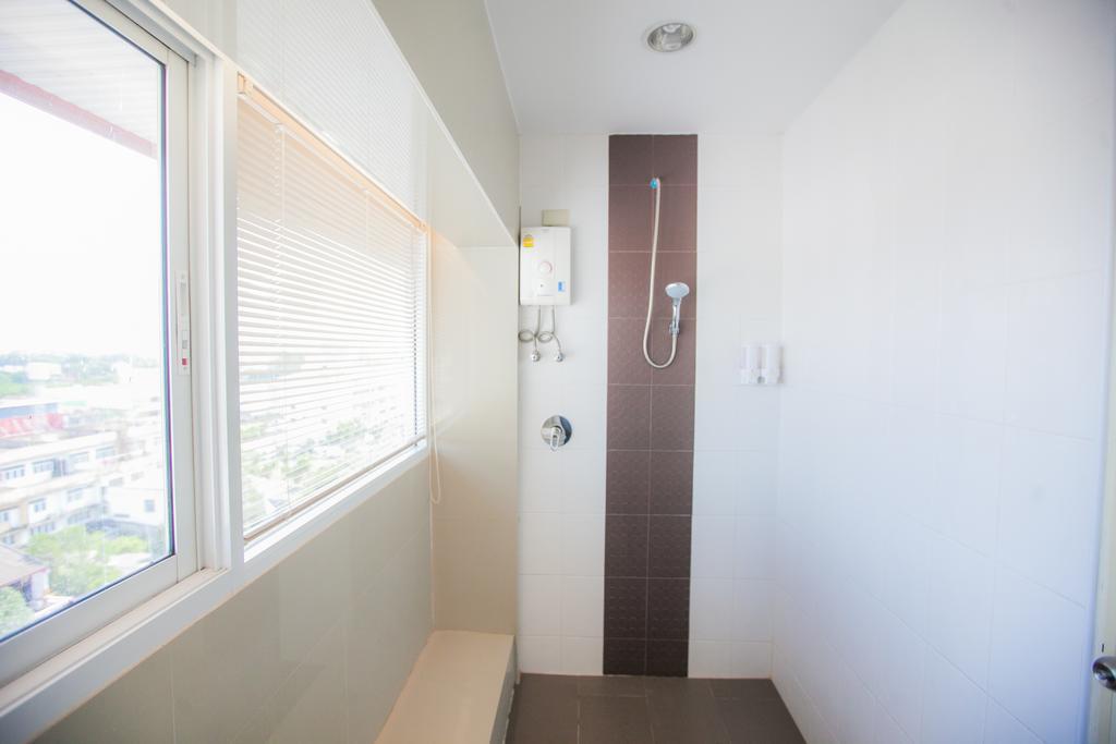 Grand Charoonrat Apartment Sara Buri Zewnętrze zdjęcie